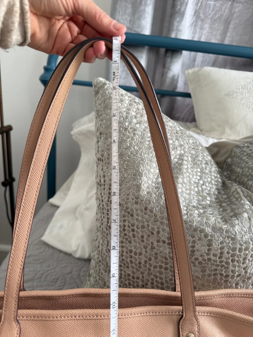 Coach Large City Tote in Blush, Excellent Used Condition - Picture 2 of 15